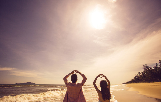 三亚海边婚纱照姿势大全