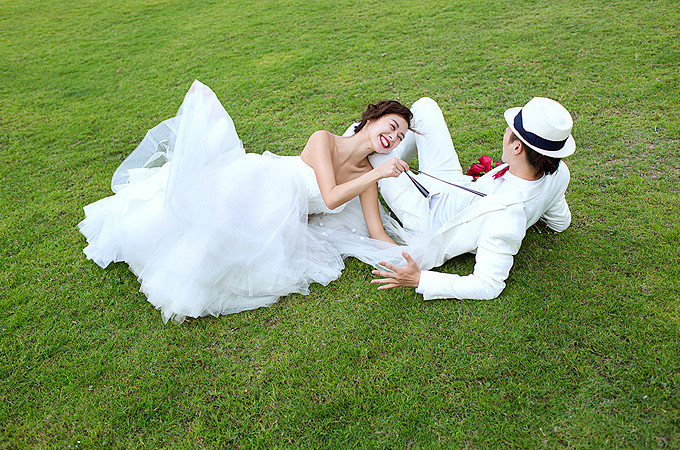 婚礼中伴郎的服装也不容忽视