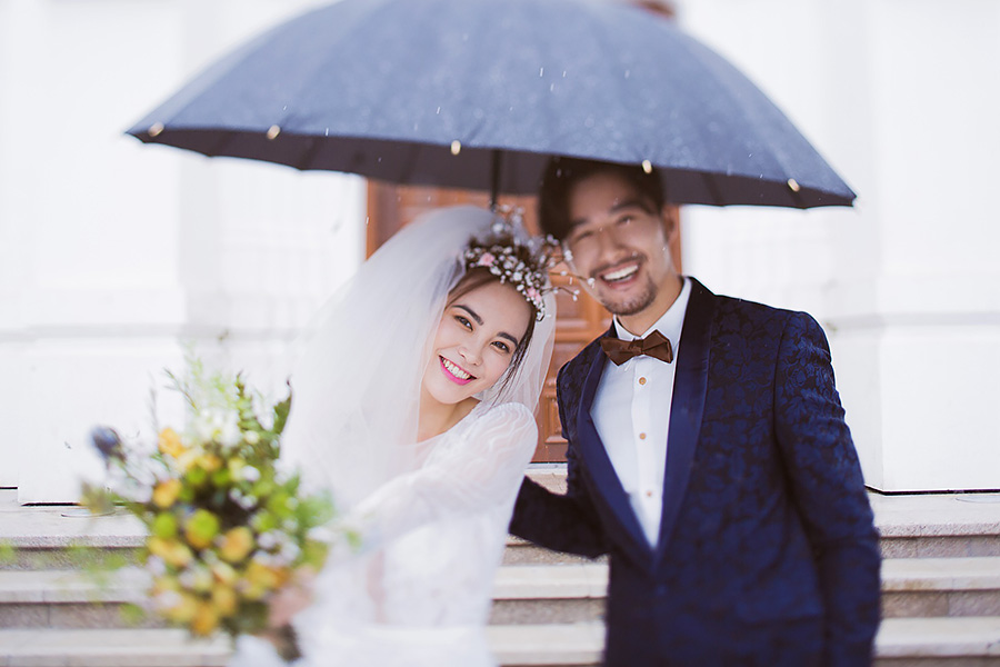 三亚婚纱照怎么拍 海边婚纱照绝对不能错过的四种姿势